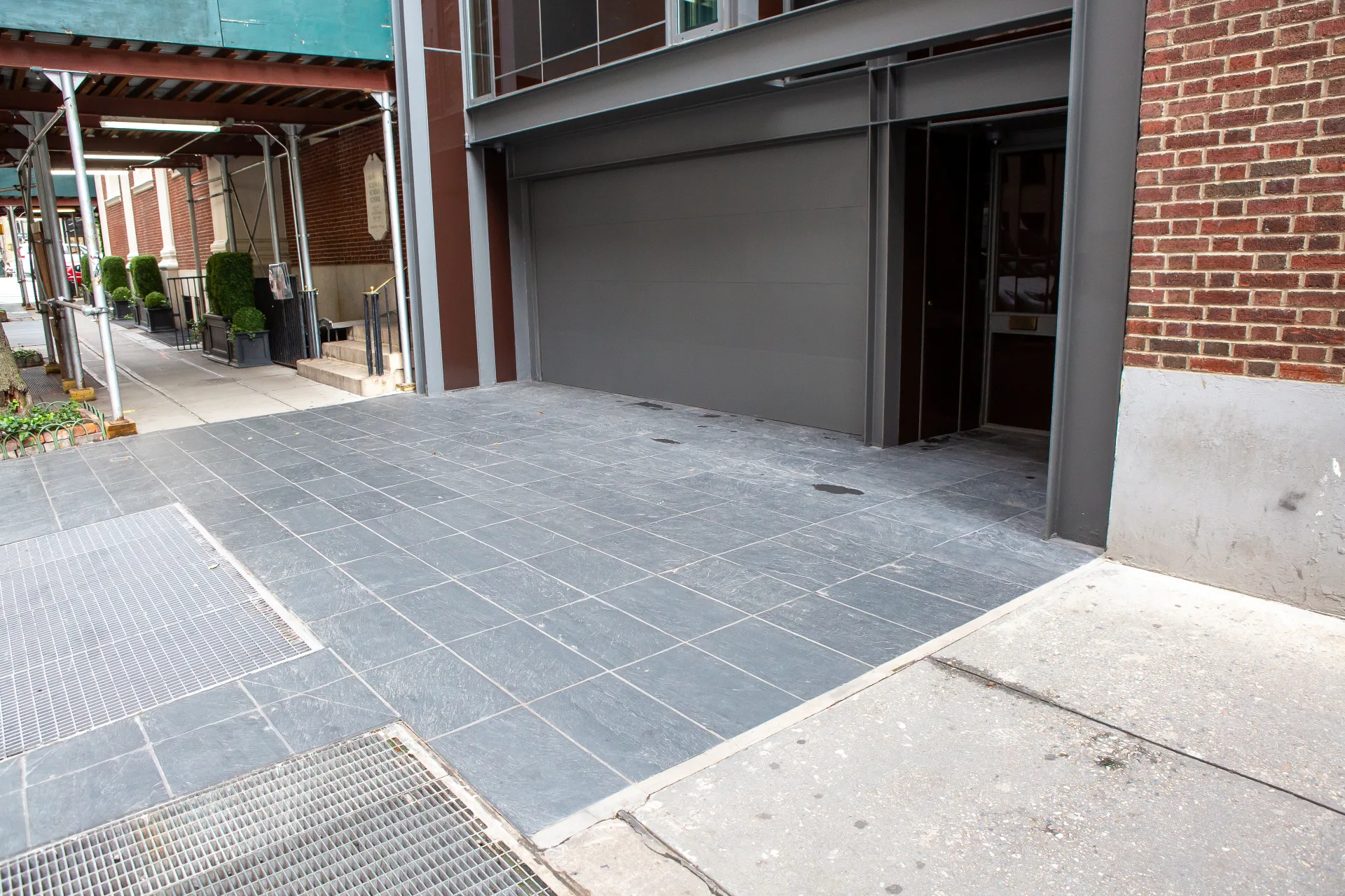 Custom VALONGO BLACK™ Natural Cleft 2 cm Driveway, NYC Private Residence