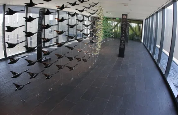VALONGO BLACK™ 1 cm Natural Cleft Floor Tile