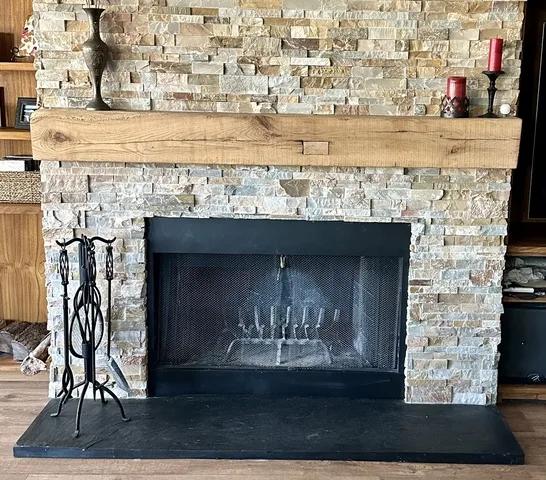 VALONGO BLACK™ Natural Cleft 4 cm Slate Hearth